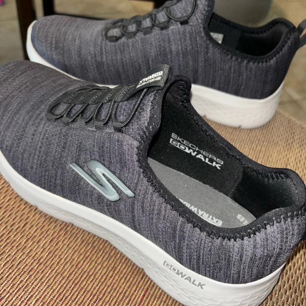 Men’s Sneakers - Picture 3 of 7